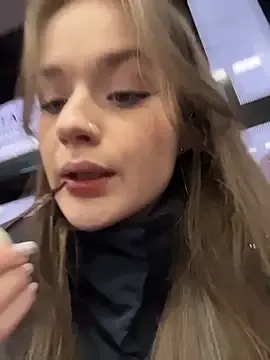 KittyQueeny on StripChat 