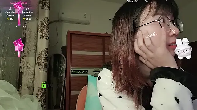 Lili_666 on StripChat 