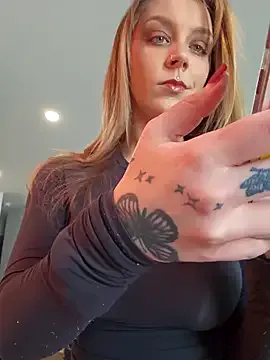 LilyOrion on StripChat 
