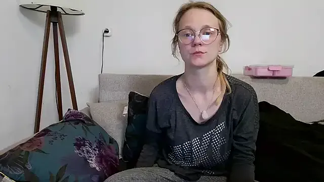 little-leni on StripChat 