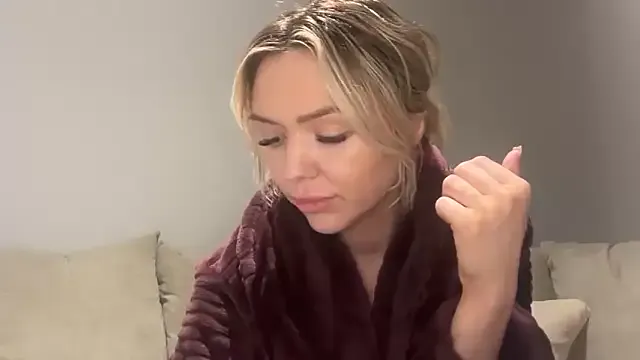 lolableux on StripChat 