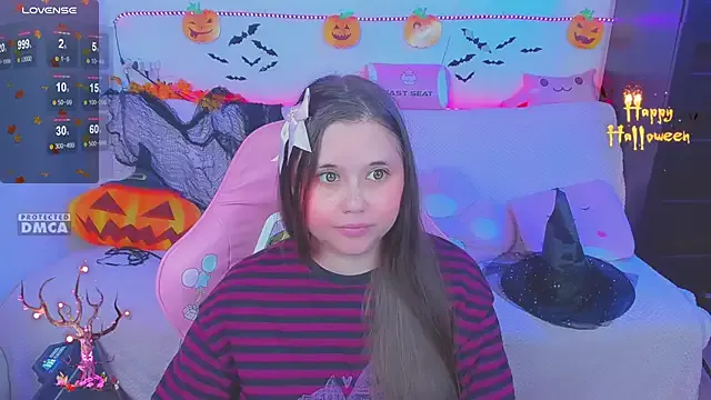 Lolisuccub on StripChat 