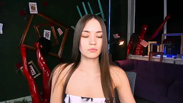 lollyrais on StripChat 