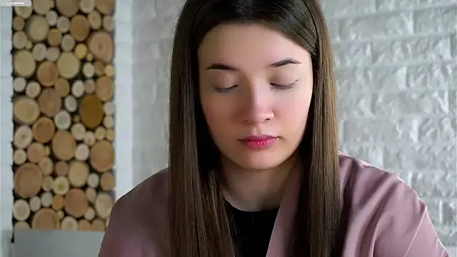 LowOncoming on StripChat 