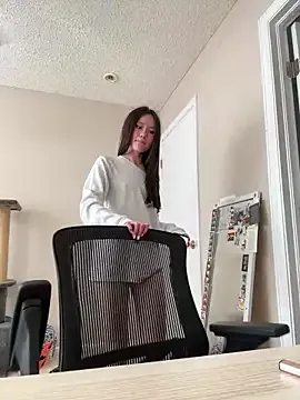 luvvivii on StripChat 