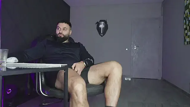 mattmasterss on StripChat 