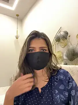 MaYaa__11 on StripChat 