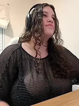 Mellhots2 on StripChat 