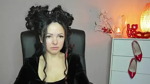 Mollybloom40 on StripChat 