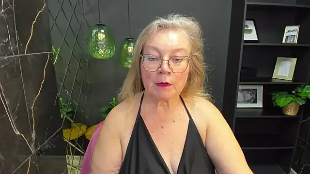 NataliMellow on StripChat 