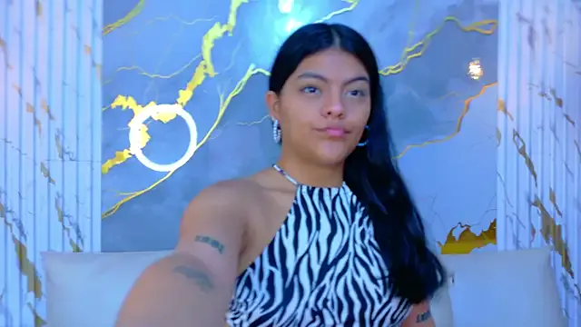 NIKIBUNNY on StripChat 