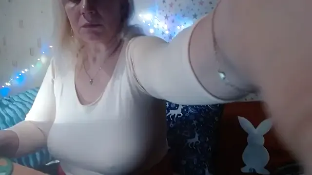 QueenLana on StripChat 