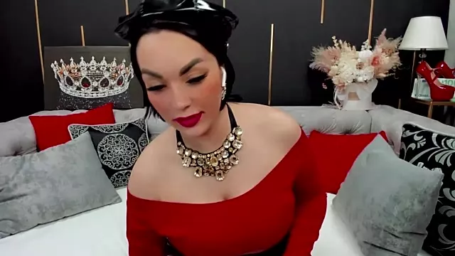 QueenOfUrKink on StripChat 