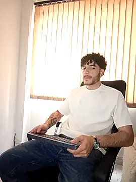 Rafael_Mendezz on StripChat 