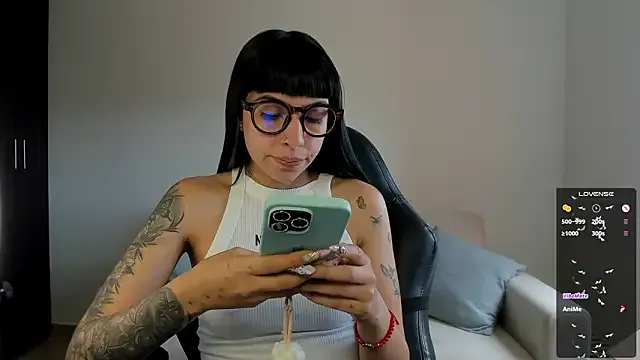 Saraa_Desiree on StripChat 