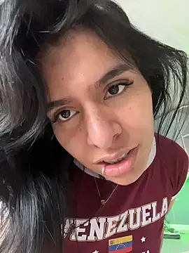 SaraAndrade_ on StripChat 