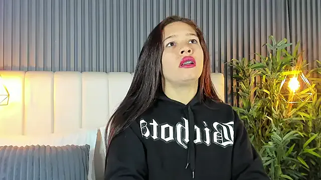 SaraRiley on StripChat 