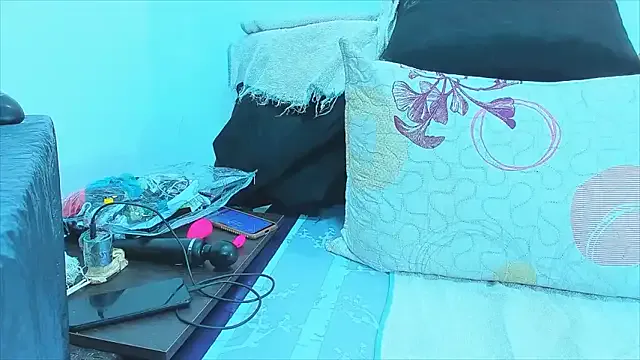 SashaBigSquirt on StripChat 