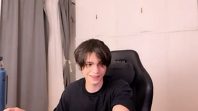 SasukeUhchiaa on StripChat 