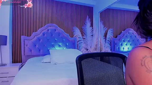 SelenaStonne on StripChat 