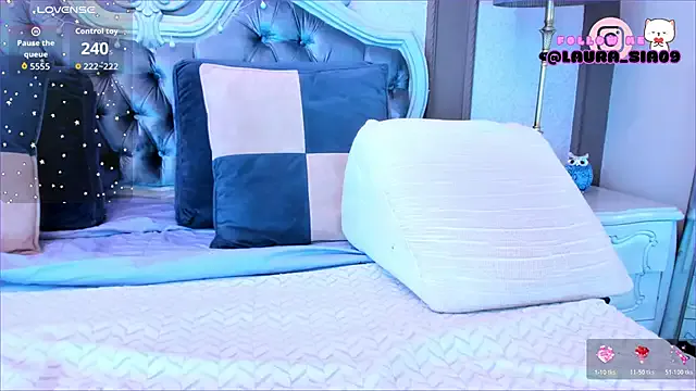 SiaSavach on StripChat 