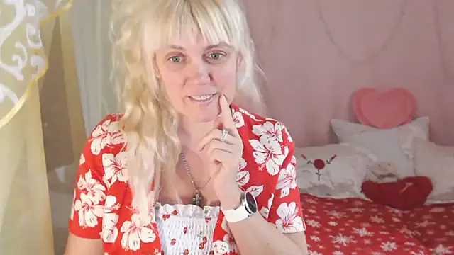 SunnySylvia on StripChat 