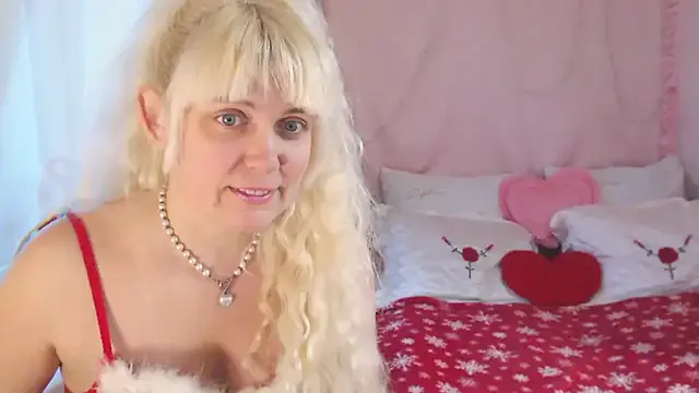 SunnySylvia on StripChat 