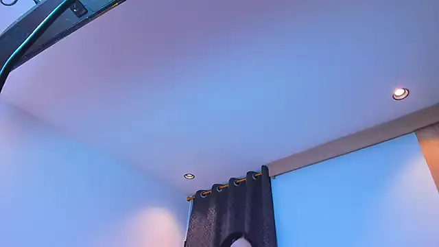 SweetLittleQueenBat on StripChat 