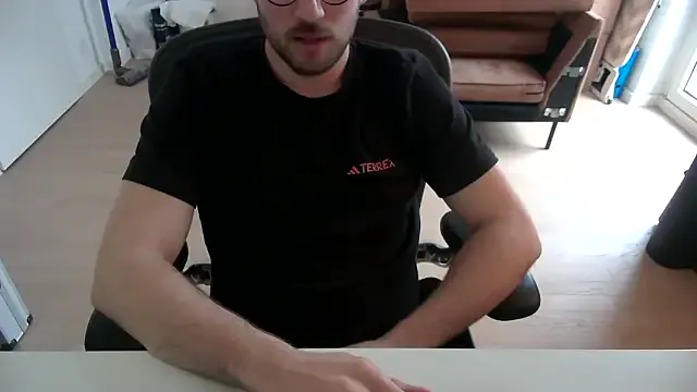 taallguyy_196 on StripChat 