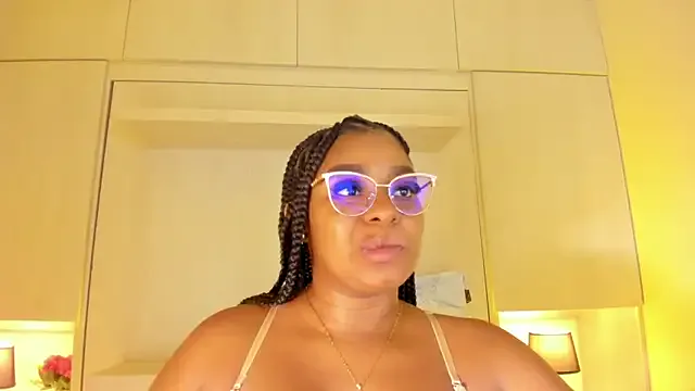 tamaraa_smiith on StripChat 