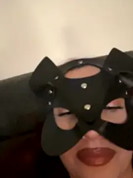 Teengirlmiaa on StripChat 