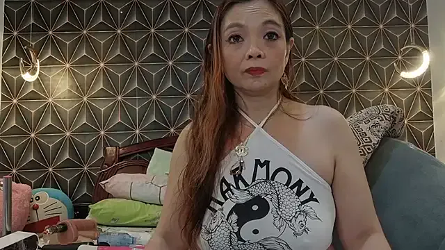 yummymeily on StripChat 